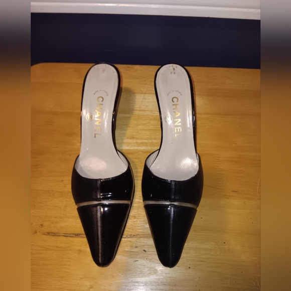 Chanel CC Leather Heels Size 36 - Picture 1 of 7